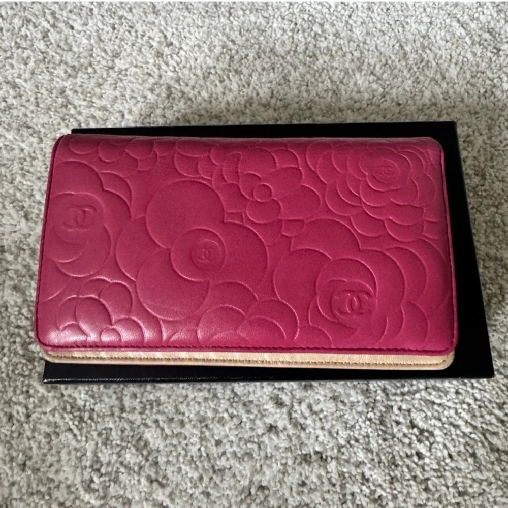 Chanel Pink Camellia with Champage Embossed Wallet - Picture 3 of 7